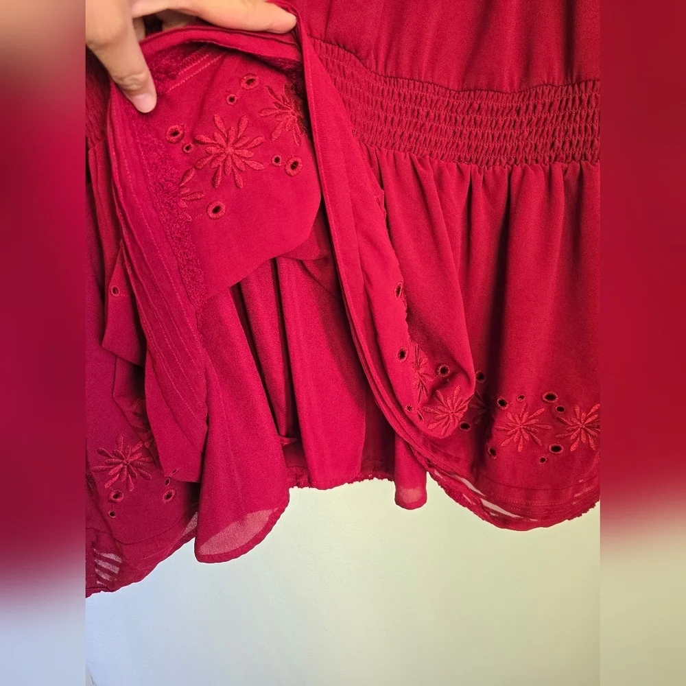 Torrid Scarlet Floral Blouse - Picture 5 of 8